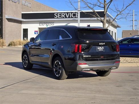 New 2026 Kia Sorento S w/ S Panoramic Sunroof Package FWD image 3