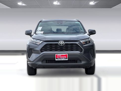 Used 2025 Toyota RAV4 XLE image 5