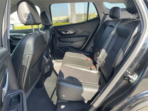 Used 2024 GMC Terrain SLT image 24