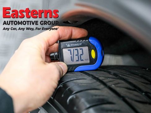 Used 2020 Nissan Rogue SV w/ Premium Package image 32