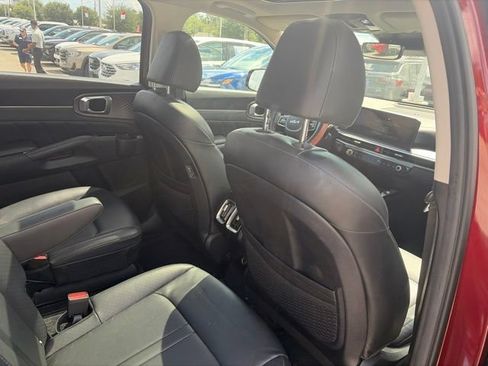Used 2025 Kia Sorento SX FWD image 17