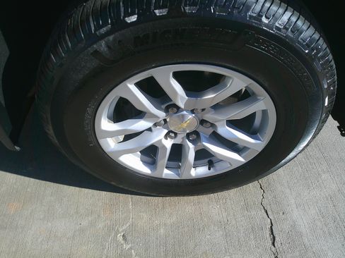 Used 2019 Chevrolet Silverado 1500 LT w/ All-Star Edition image 15