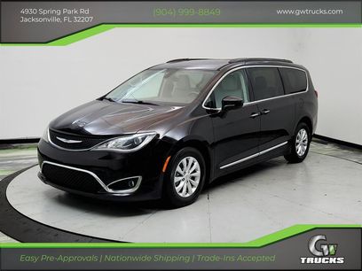 Used 2017 Chrysler Pacifica Touring-L w/ 13 Speaker Alpine Sound Group