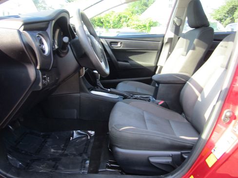 Used 2017 Toyota Corolla LE image 14