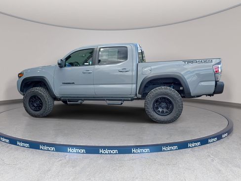 Used 2021 Toyota Tacoma TRD Off-Road AWD/4WD image 9