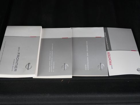 Used 2013 Nissan Frontier SL image 22