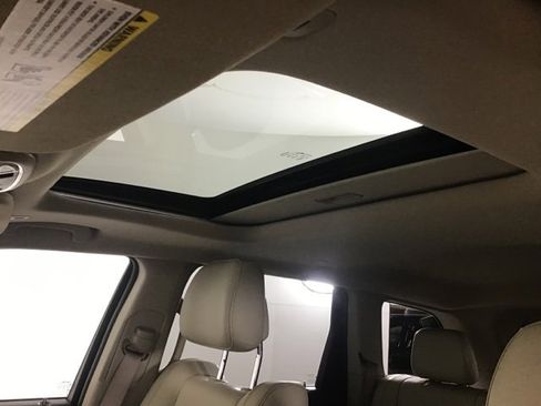 Used 2018 Jeep Grand Cherokee Limited image 14