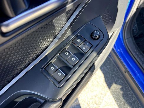 Used 2018 Toyota C-HR XLE image 10