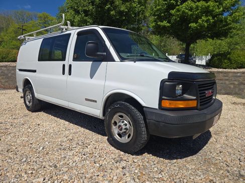 Used 2006 GMC Savana 2500 RWD image 1