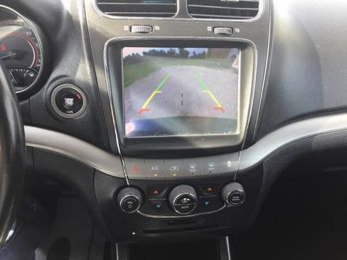 Used 2017 Dodge Journey Crossroad w/ Popular Equipment Group FWD image 18