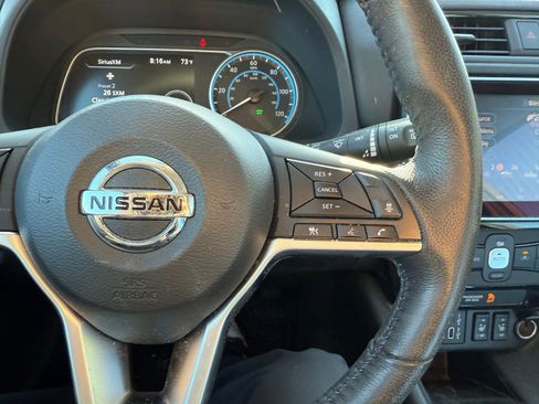 Used 2022 Nissan Leaf SV image 19
