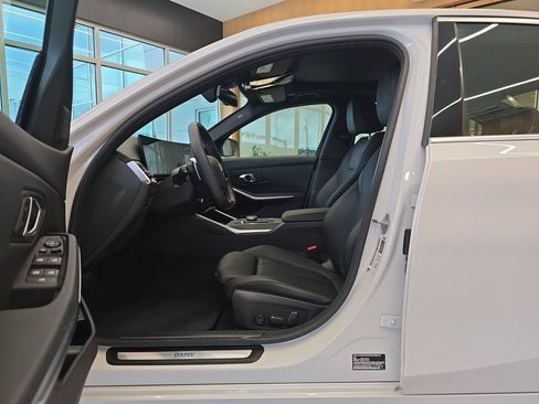 Used 2025 BMW 330i Sedan image 12