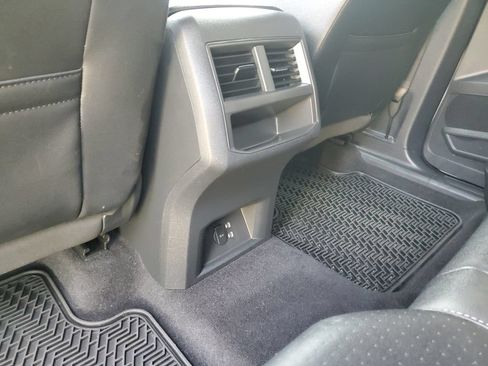 Used 2021 Volkswagen Atlas Cross Sport SE AWD/4WD image 15