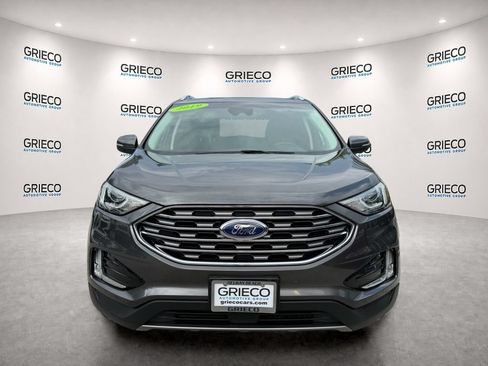 Used 2019 Ford Edge Titanium FWD image 2