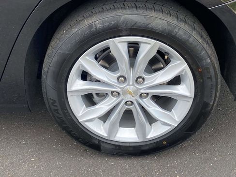 Used 2025 Chevrolet Malibu LT image 9