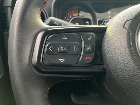 Used 2024 Jeep Wrangler Rubicon image 14