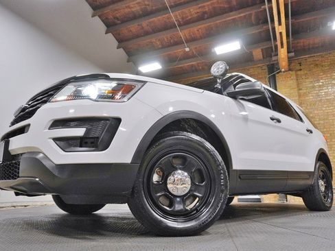 Used 2018 Ford Explorer 4WD Police Interceptor image 3