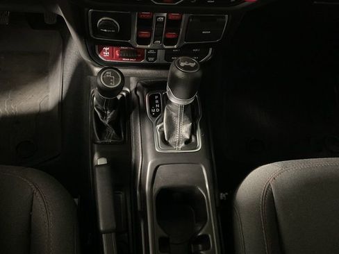 Used 2024 Jeep Wrangler Rubicon w/ Safety Group image 27