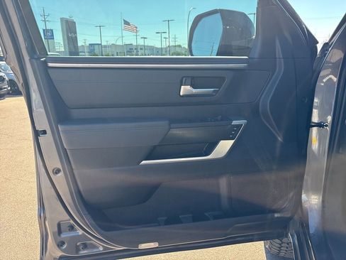 Used 2023 Toyota Tundra Platinum AWD/4WD image 12