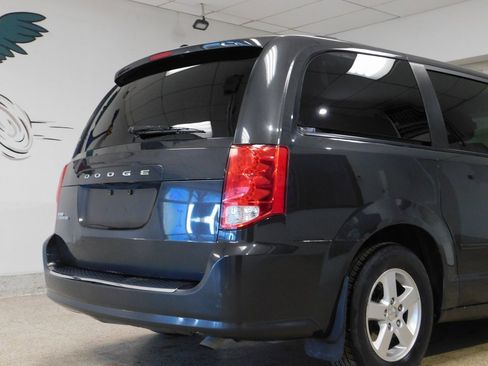Used 2011 Dodge Grand Caravan SXT image 71