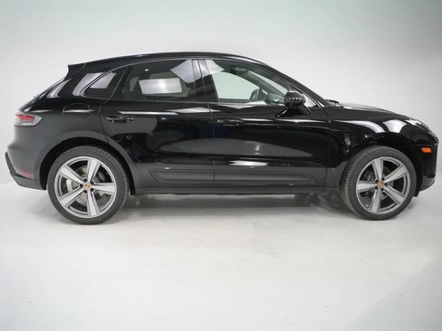 Certified 2026 Porsche Macan AWD/4WD image 9