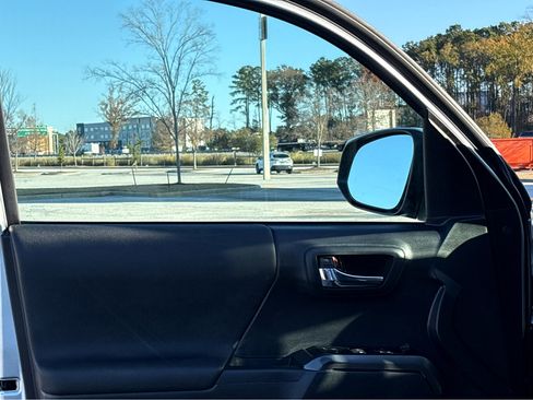 Used 2022 Toyota Tacoma image 7