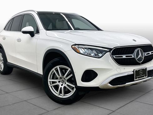 Used 2023 Mercedes-Benz GLC 300 4MATIC image 3