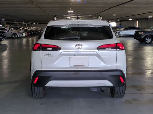 Used 2025 Toyota Corolla Cross XLE w/ Convenience Package FWD image 6