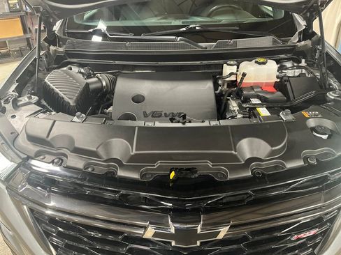 Used 2023 Chevrolet Traverse RS image 24