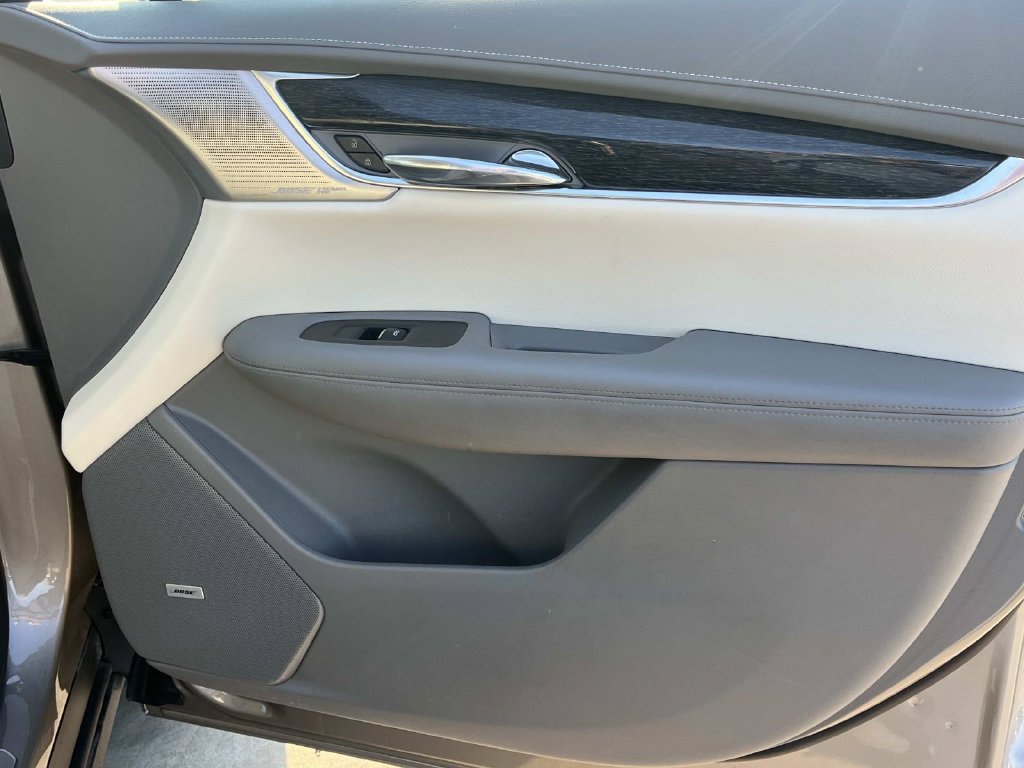 Used 2022 Cadillac XT6 Premium Luxury FWD image 25