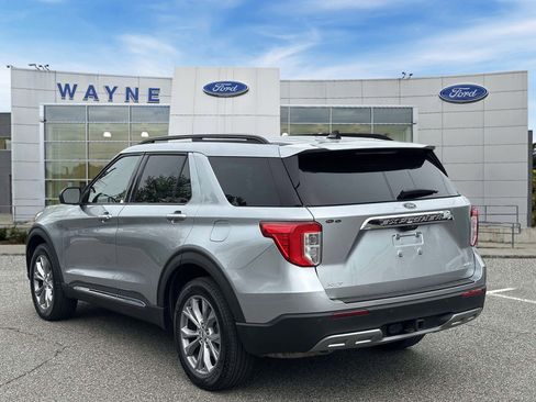 Certified 2023 Ford Explorer XLT w/ Equipment Group 202A AWD/4WD image 4