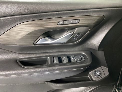 Used 2022 GMC Terrain SLT image 12