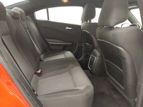 Used 2017 Dodge Charger SXT RWD image 19