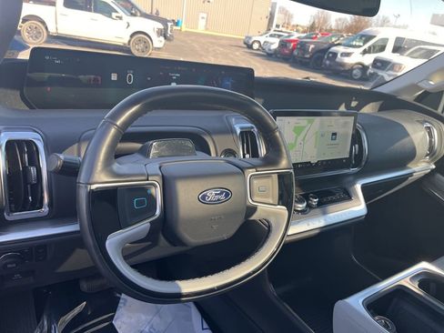 Used 2025 Ford Expedition Max Platinum image 10