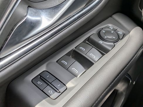 Used 2022 Chevrolet Suburban Z71 AWD/4WD image 22