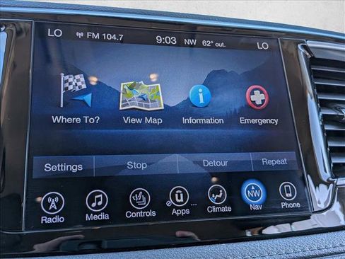 Used 2017 Chrysler Pacifica Limited image 19