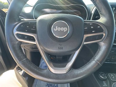 Used 2019 Jeep Cherokee Limited AWD/4WD image 17