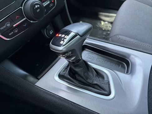 Used 2020 Dodge Charger SXT RWD image 23