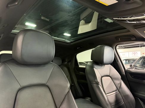 Used 2021 Porsche Cayenne Coupe AWD/4WD image 24