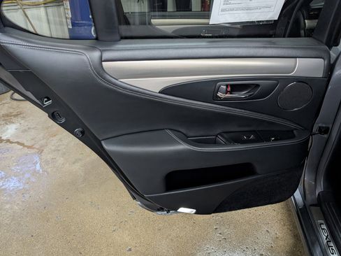 Used 2015 Lexus LS 460 AWD image 12