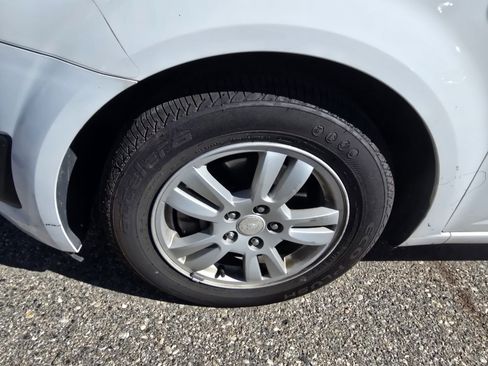 Used 2014 Chevrolet Sonic LT FWD image 20