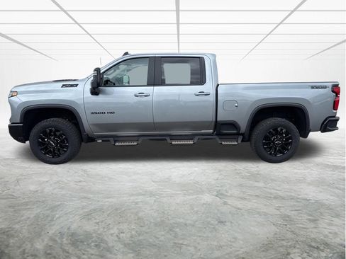 Used 2025 Chevrolet Silverado 3500 LT w/ Trail Boss Package AWD/4WD image 2