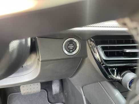 Used 2024 Chevrolet Traverse RS image 23