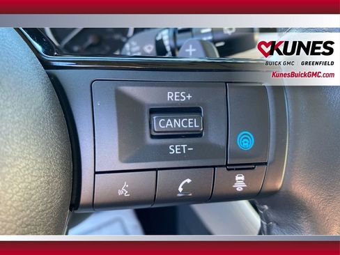 Used 2023 Nissan Rogue SL w/ SL Premium Package image 19