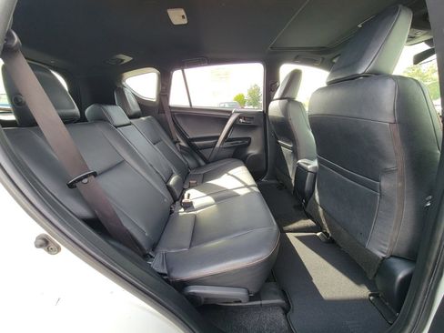 Used 2018 Toyota RAV4 SE w/ Power Extra Value Package image 14