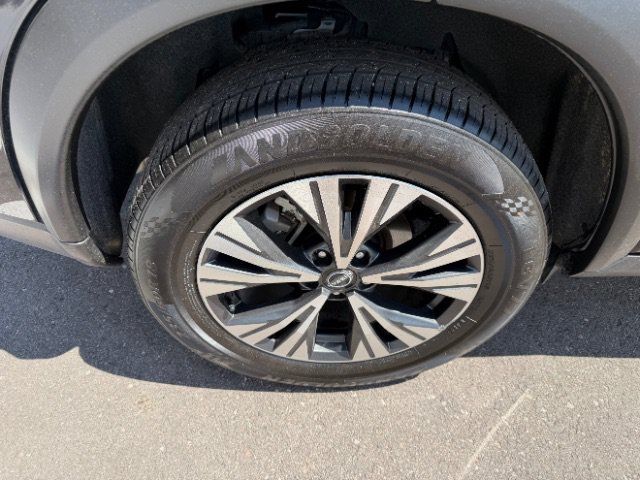 Used 2023 Nissan Rogue SV FWD image 34