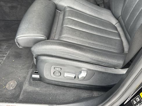 Used 2022 BMW X7 xDrive40i w/ Parking Assistance Package image 28