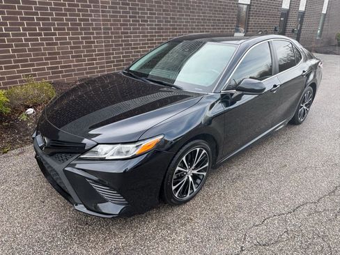 Used 2020 Toyota Camry SE image 25