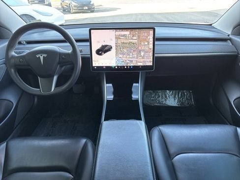 Used 2020 Tesla Model 3 Standard Range image 17