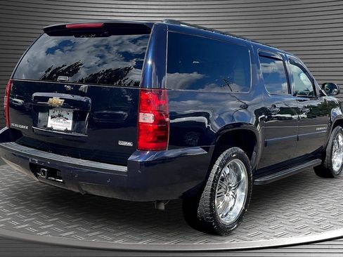 Used 2008 Chevrolet Suburban LT w/ LT Preferred Equipment Group AWD/4WD image 6